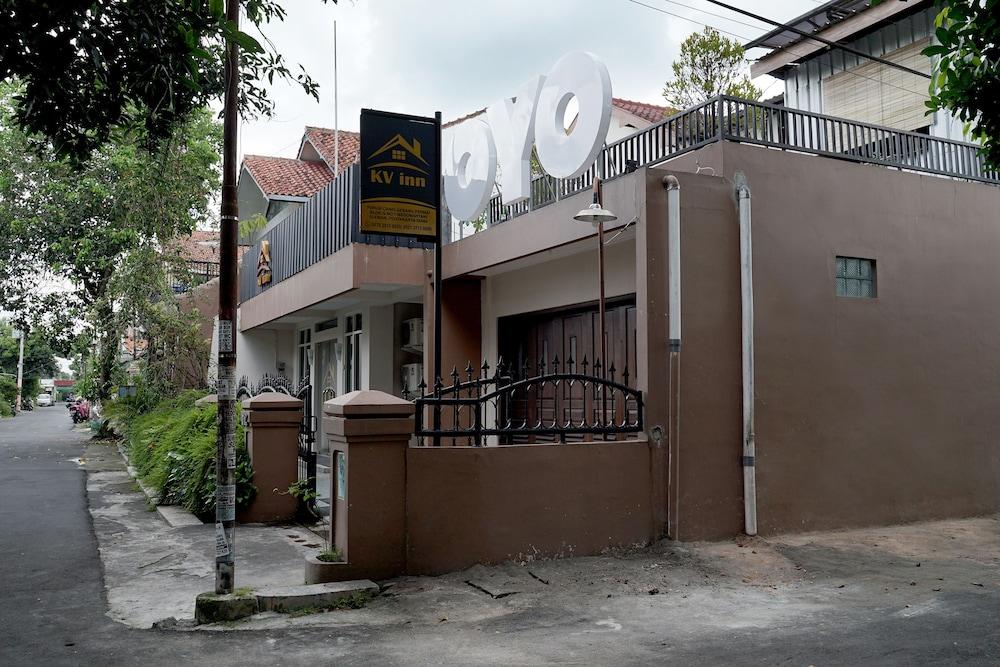 Koolkost Near Stadion Maguwoharjo Salakan Екстериор снимка